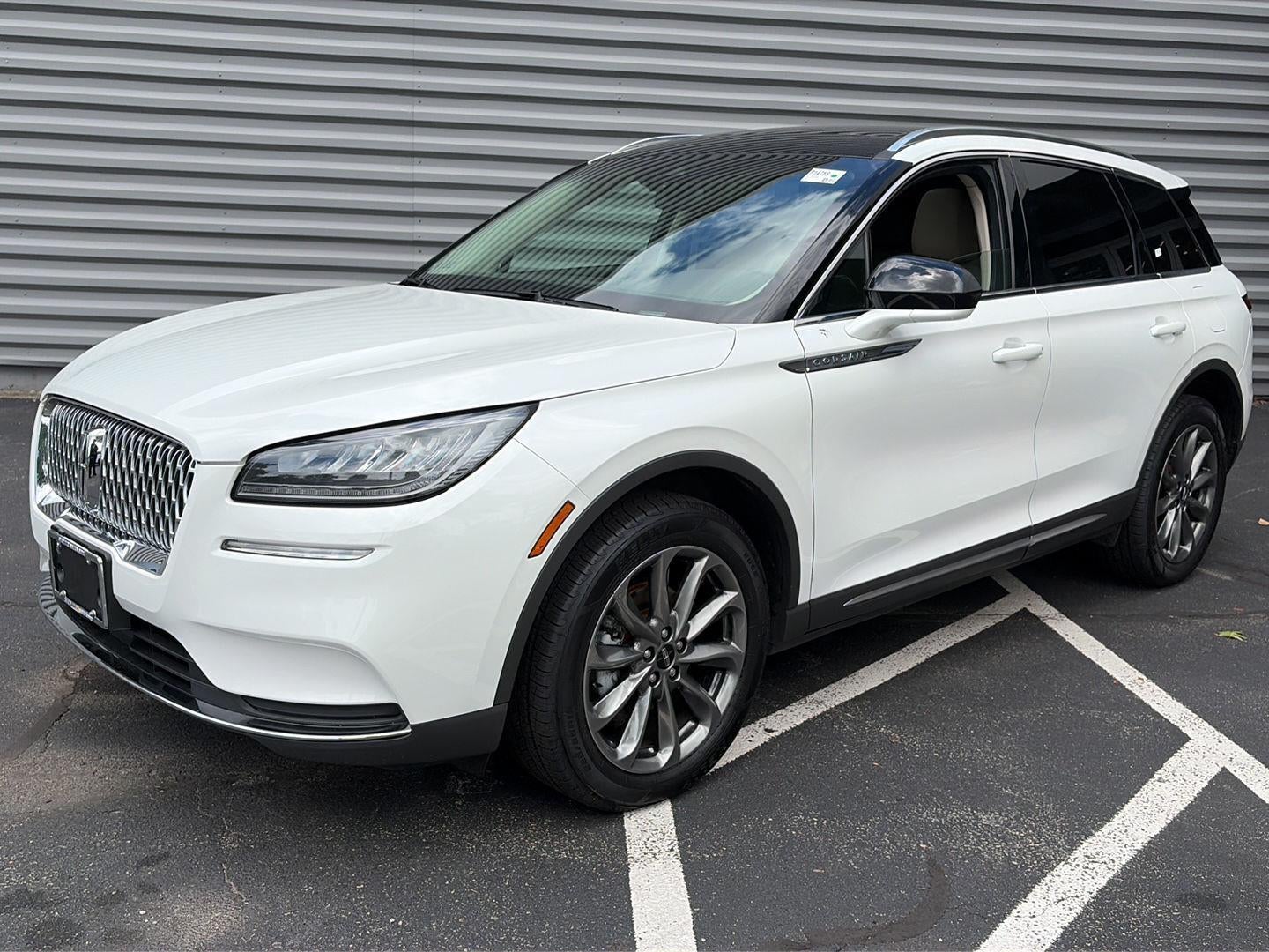 2022 Lincoln Corsair Standard in Pristine White Metallic Tri-Coat — front three-quarter view